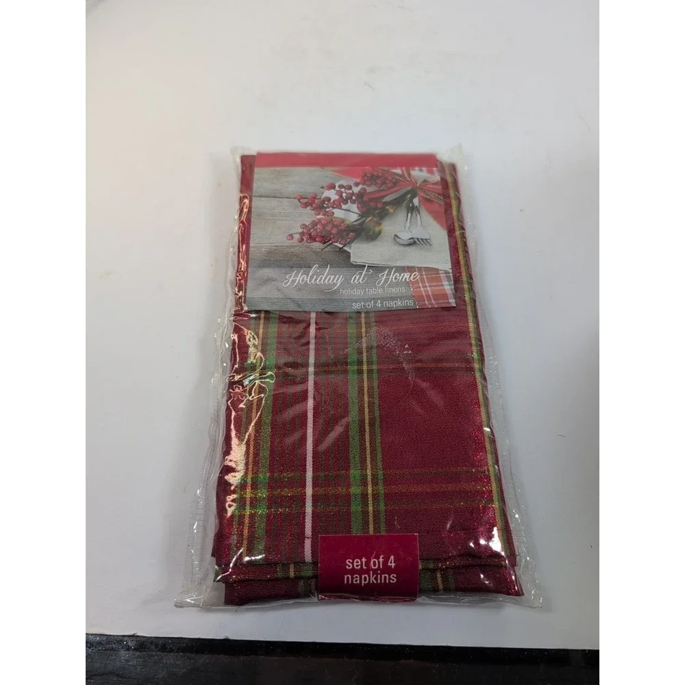 Holiday‎ At Home Set of 4 Plaid Napkins Holiday Table Linens New